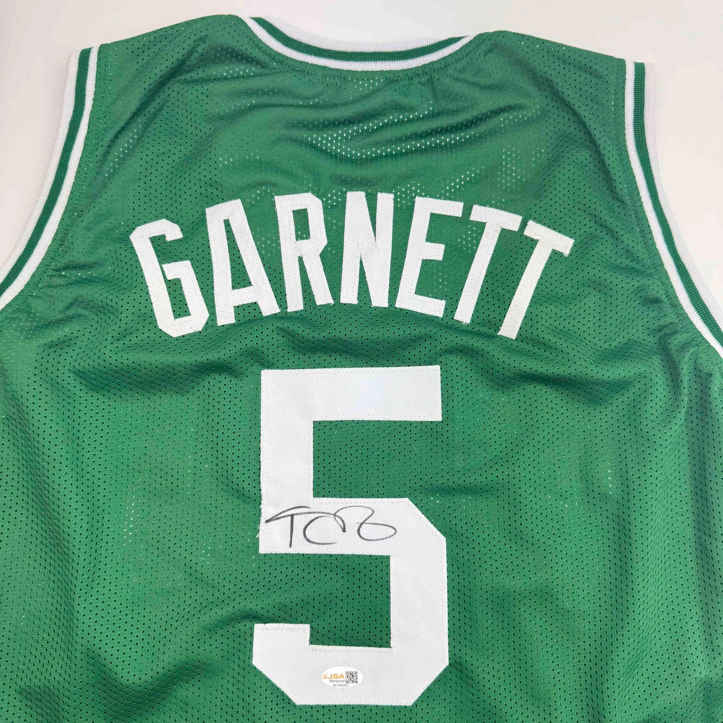 Autographed/Signed Kevin Garnett Boston Green Basketball Jersey Beckett BAS COA